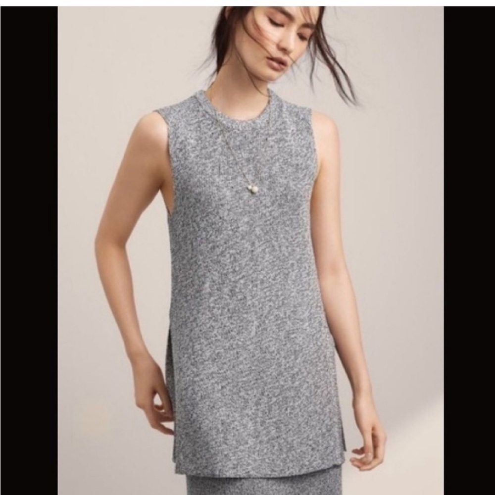 Aritzia Wilfred Palmier Sleeveless Marble Knit
Sweater Sz XS
